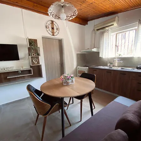 Moxy Paxos - Cozy Apartment *