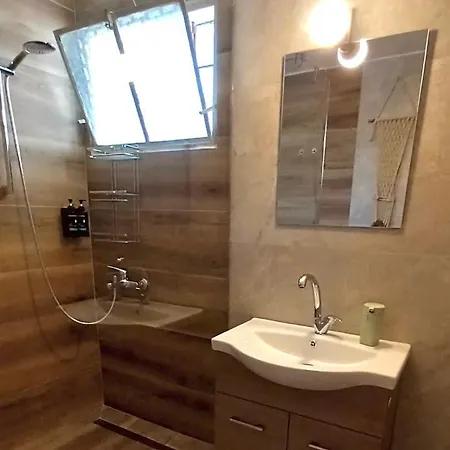 Moxy Paxos - Cozy * Gaios